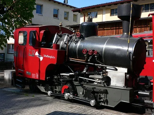 Schafbergbahn train above Wolfgangsee