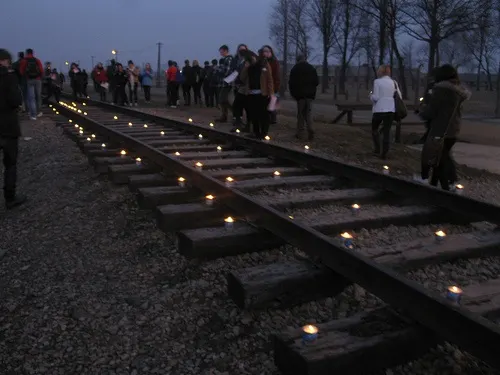 Road of no return - Auschwitz Photo: Heatheronhertravels.com