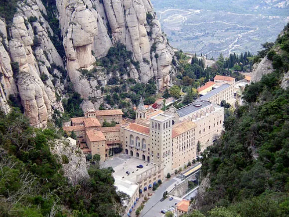 Hiker's view of the Montserrat Monastery, Spain Photo: plsg77 of Flickr