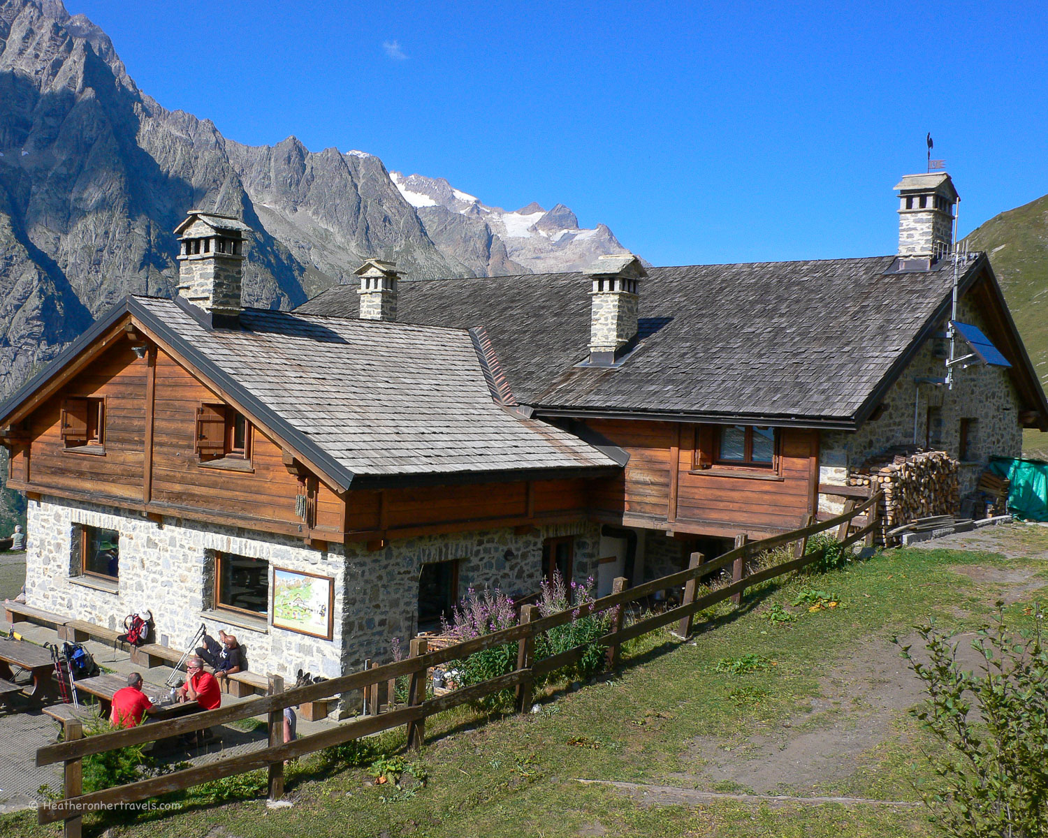 Rifugio Bonatti on the Tour de Mont Blanc