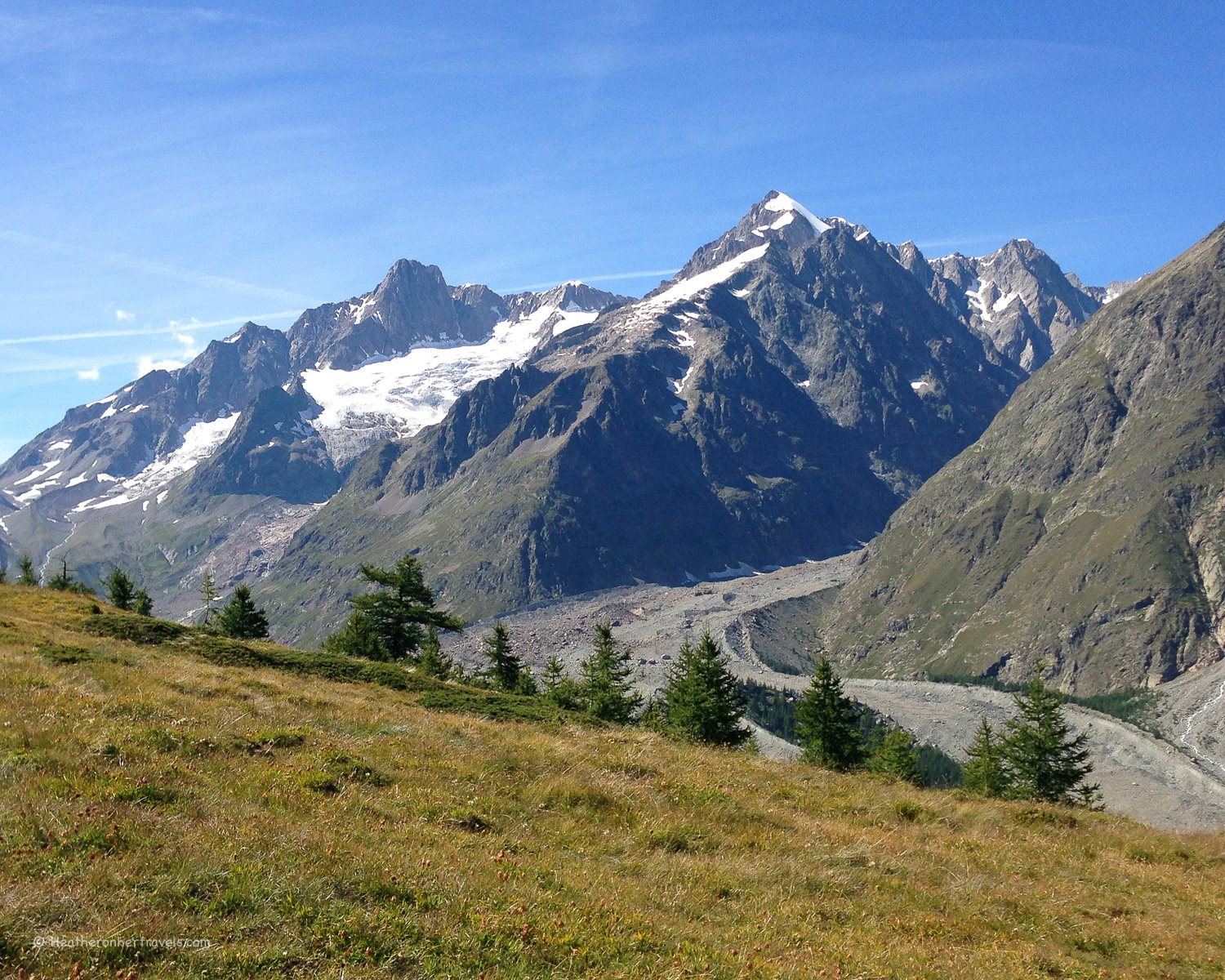 Tour de Mont Blanc above Val Veni between Courmayeur and Rifugio Elisabetta