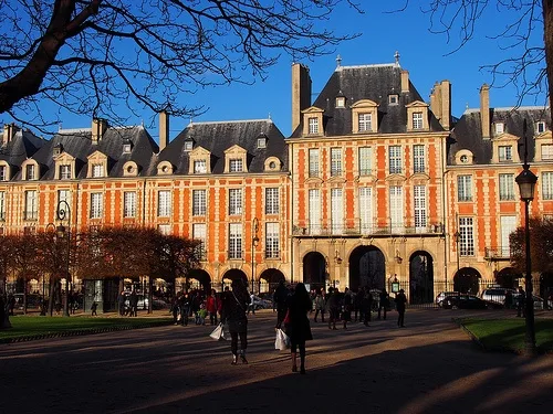 Place des Vosges in Paris Photo: Heatheronhertravels.com