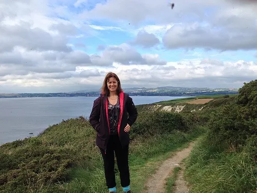 Walking on the coastal path in Cornwall Photo: Heatheronhertravels.com