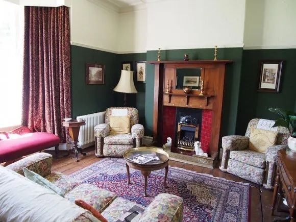 The front sitting room at the Birthplace of Dylan Thomas, 5 Cwmdonkin Drive, Swansea Photo: Heatheronhertravels.com