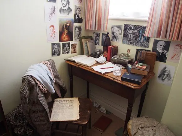 Dylan Thomas' bedroom at the Birthplace of Dylan Thomas, Swansea Photo: Heatheronhertravels.com