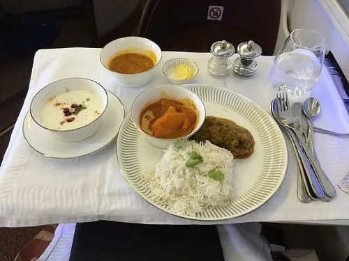 Dinner on Premiere Class with Jet Airways Photo: Heatheronhertravels.com