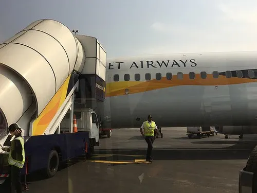 Boarding the jet airways plane Photo: Heatheronhertravels.com