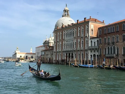 The Old Customs House on the Grand Canal in Venice Photo: Heatheronhertravels.com