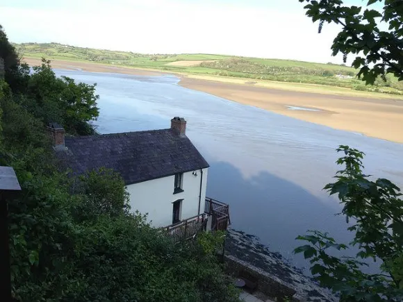 Dylan Thomas boathouse in Laugherne Photo Heatheronhertravels.com