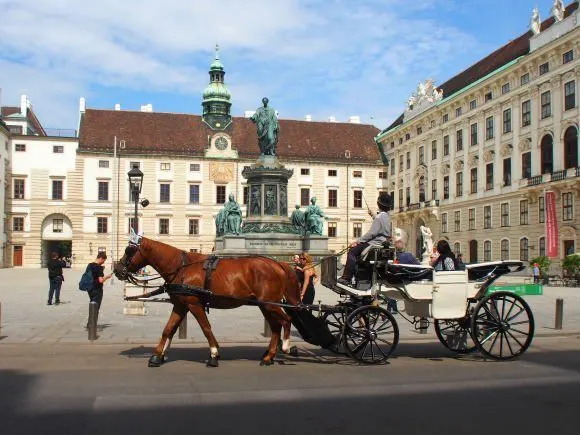 Beautiful architecture in Vienna, Austria Photo: Heatheronhertravels.com