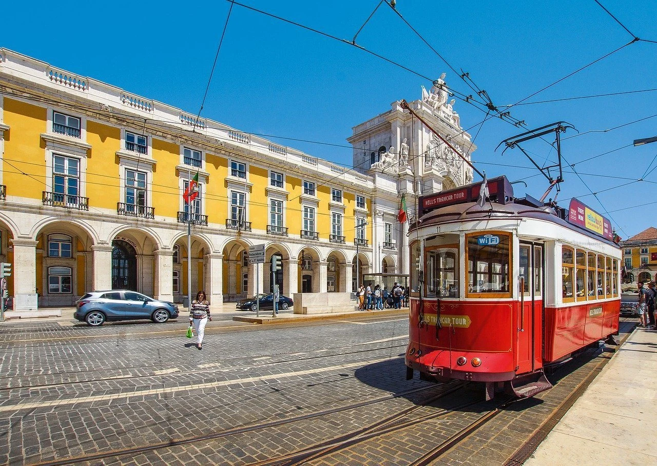 Lisbon Trams photo by Frank Nurnburger