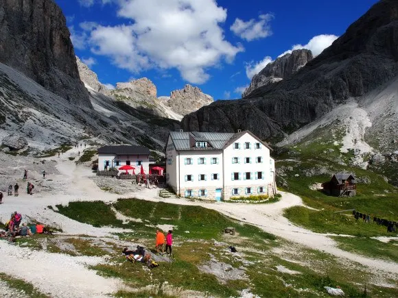 Rifugio Vaiolet in South Tyrol Photo: Heatheronhertravels.com