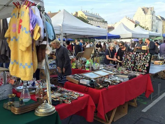 Naschmarkt in Vienna Photo: Heatheronhertravels.com