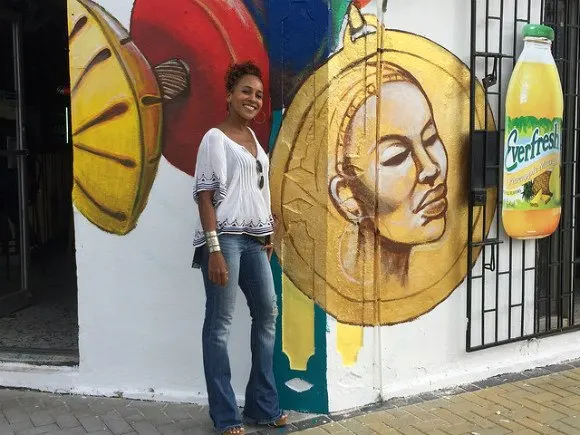 Aruba Art - Vanessa Paulina in San Nicholas Photo: Heatheronhertravels.com