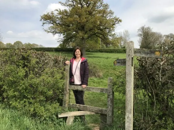 Walking near Lurgashall West Sussex photo: Heatheronhertravels.com