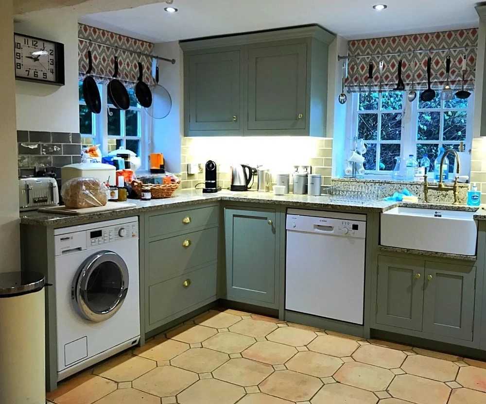 Kitchen Aintree in Bruern Cottages - Photo Heatheronhertravels.com