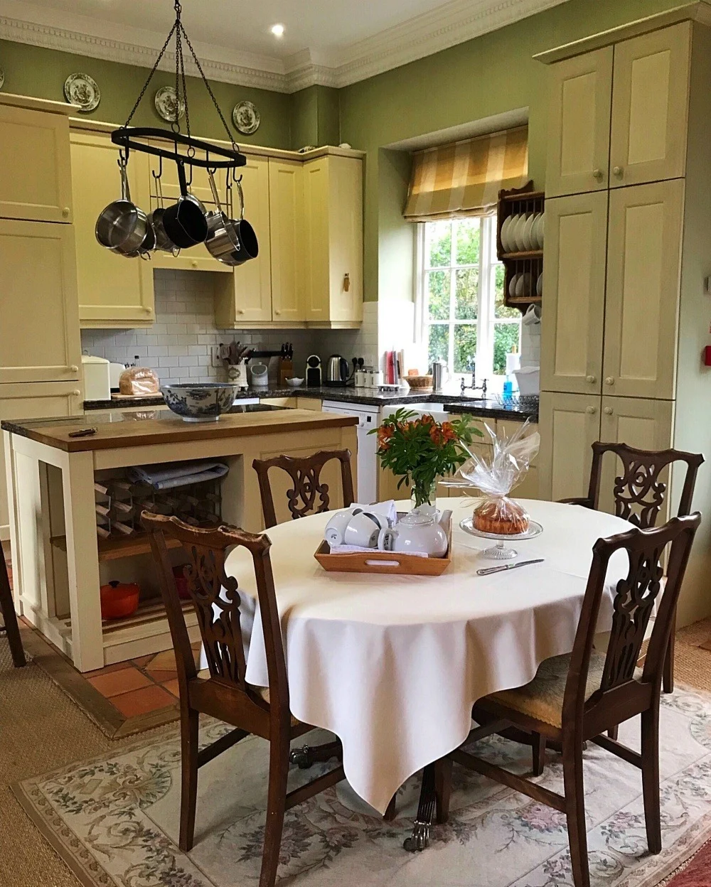 Kitchen Sandown - Bruern Cottages - Photo Heatheronhertravels.com