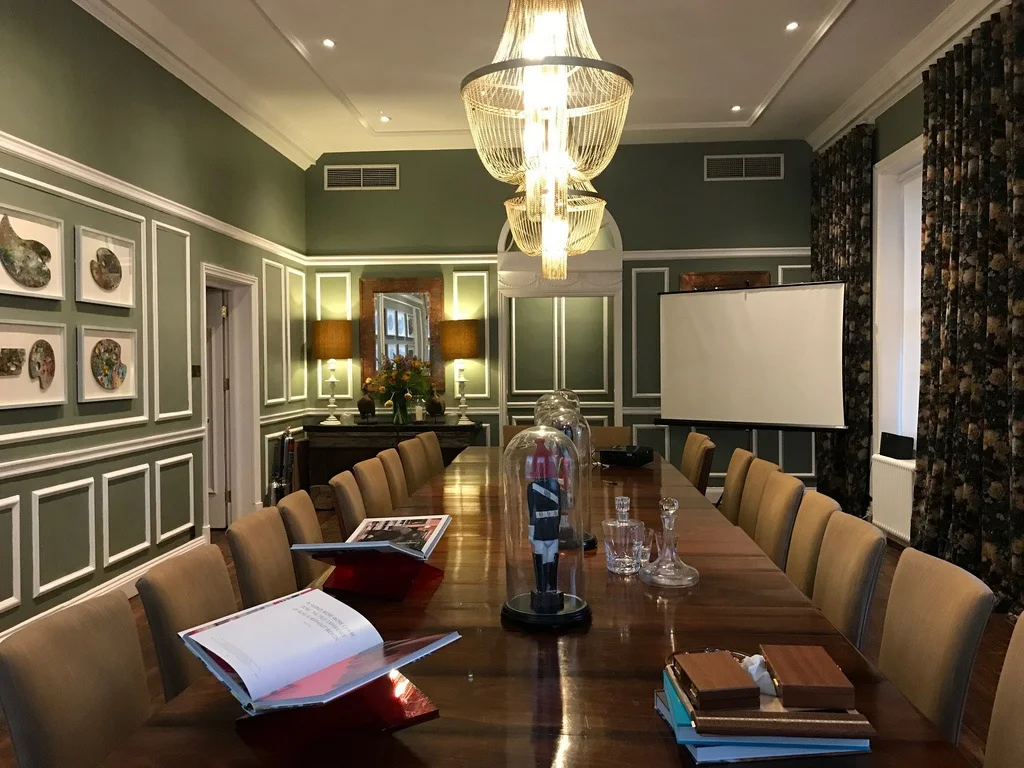 Hotels in Richmond London - The library at Richmond Harbour Hotel