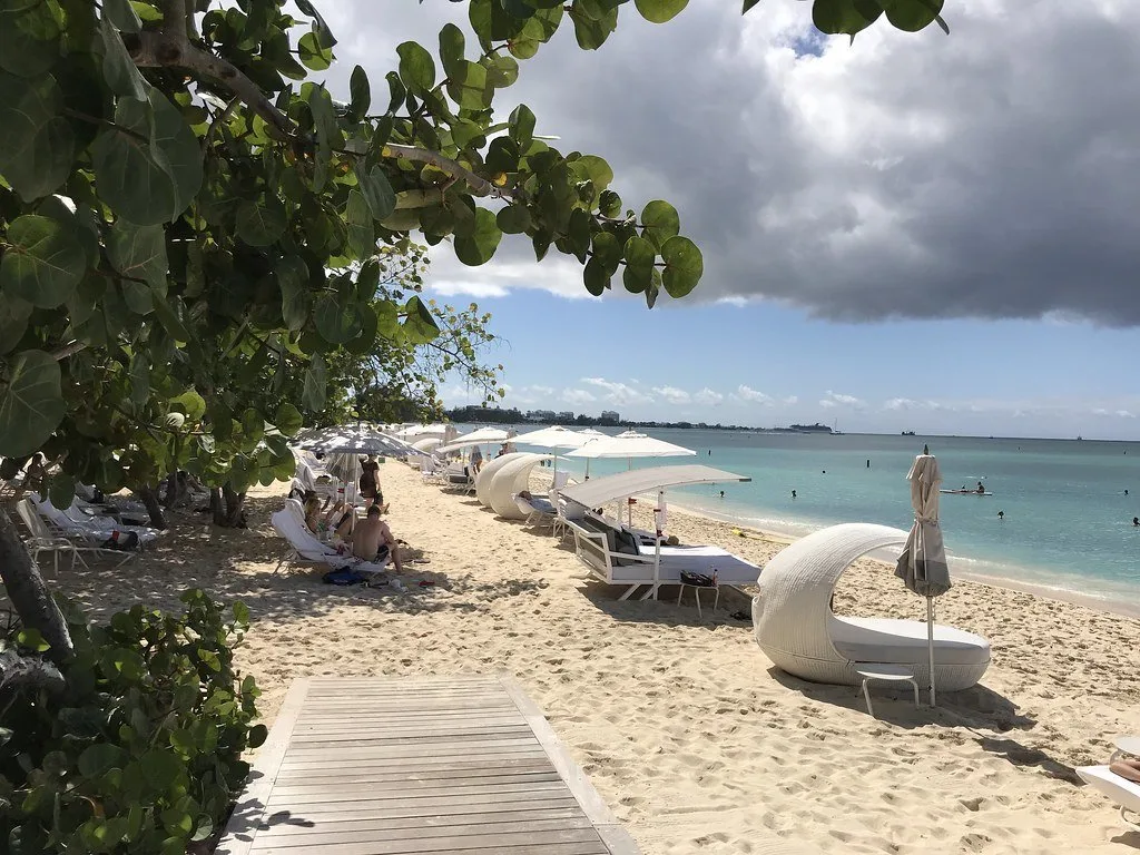 Best beaches in Cayman Islands - Seven Mile Beach at Kimpton Seafire Resort