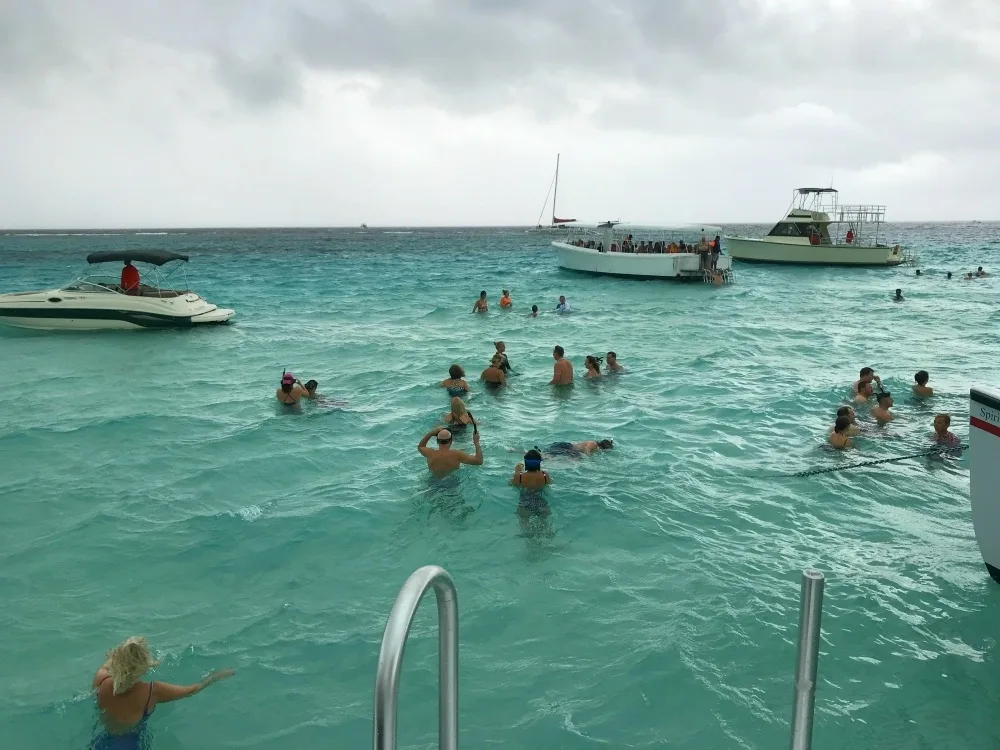 Stingray City on Grand Cayman Photo Heatheronhertravels.com