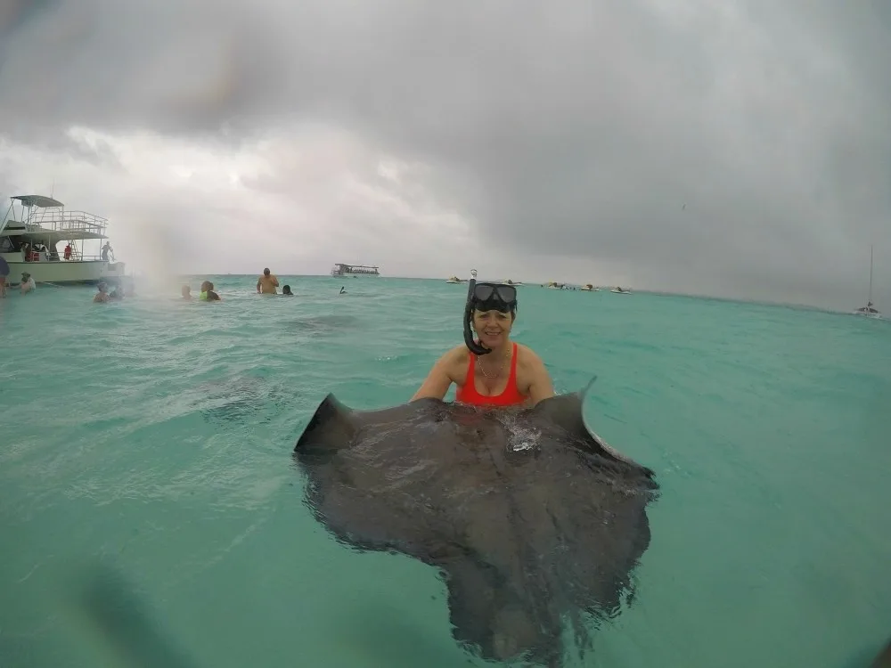 Stingray City on Grand Cayman Photo Heatheronhertravels.com