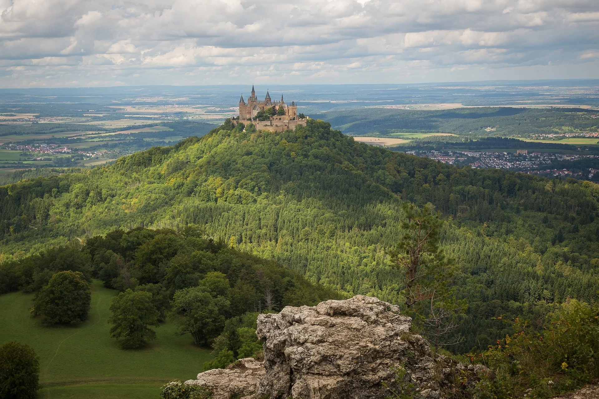 Hohenzollern Castle in Germany Photo Maxmann on Pixabay