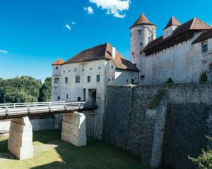 Berghausen castle in Germany Photo: Annees de Pelerinage