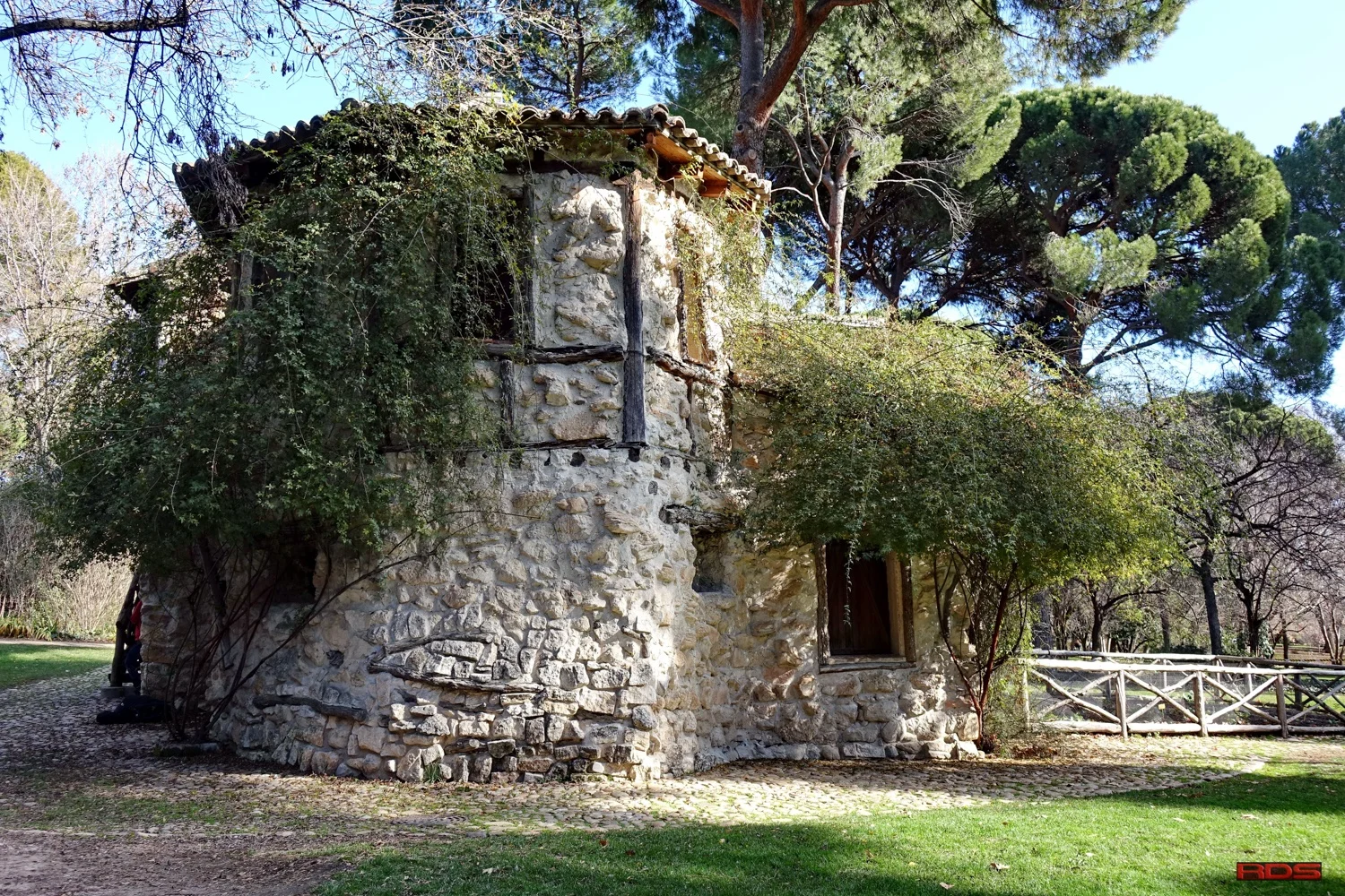 Parque del Capricho by Jose Luis RDS