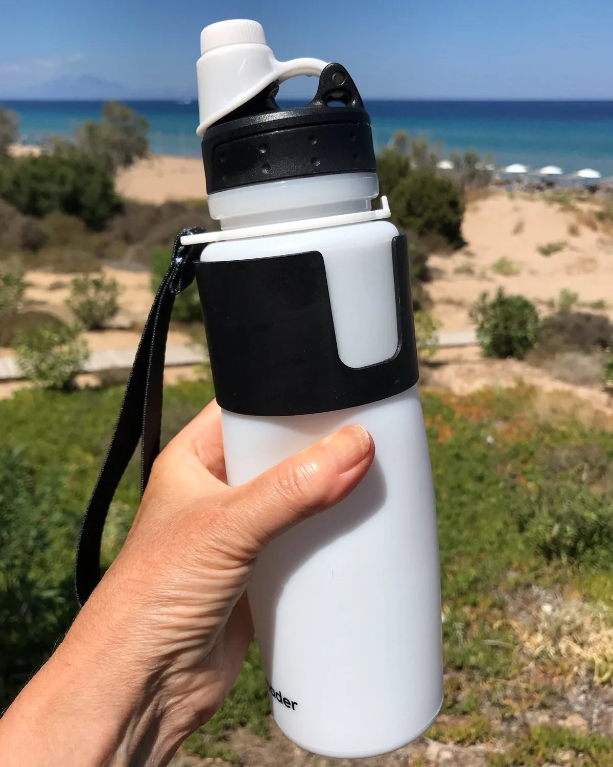 Water bottle - Beach Packing list