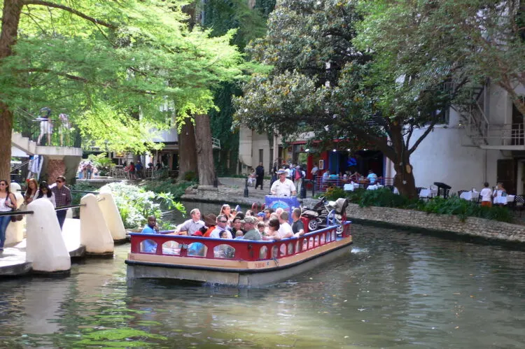 Riverwalk San Antonio Texas Photo Heatheronhertravels.com