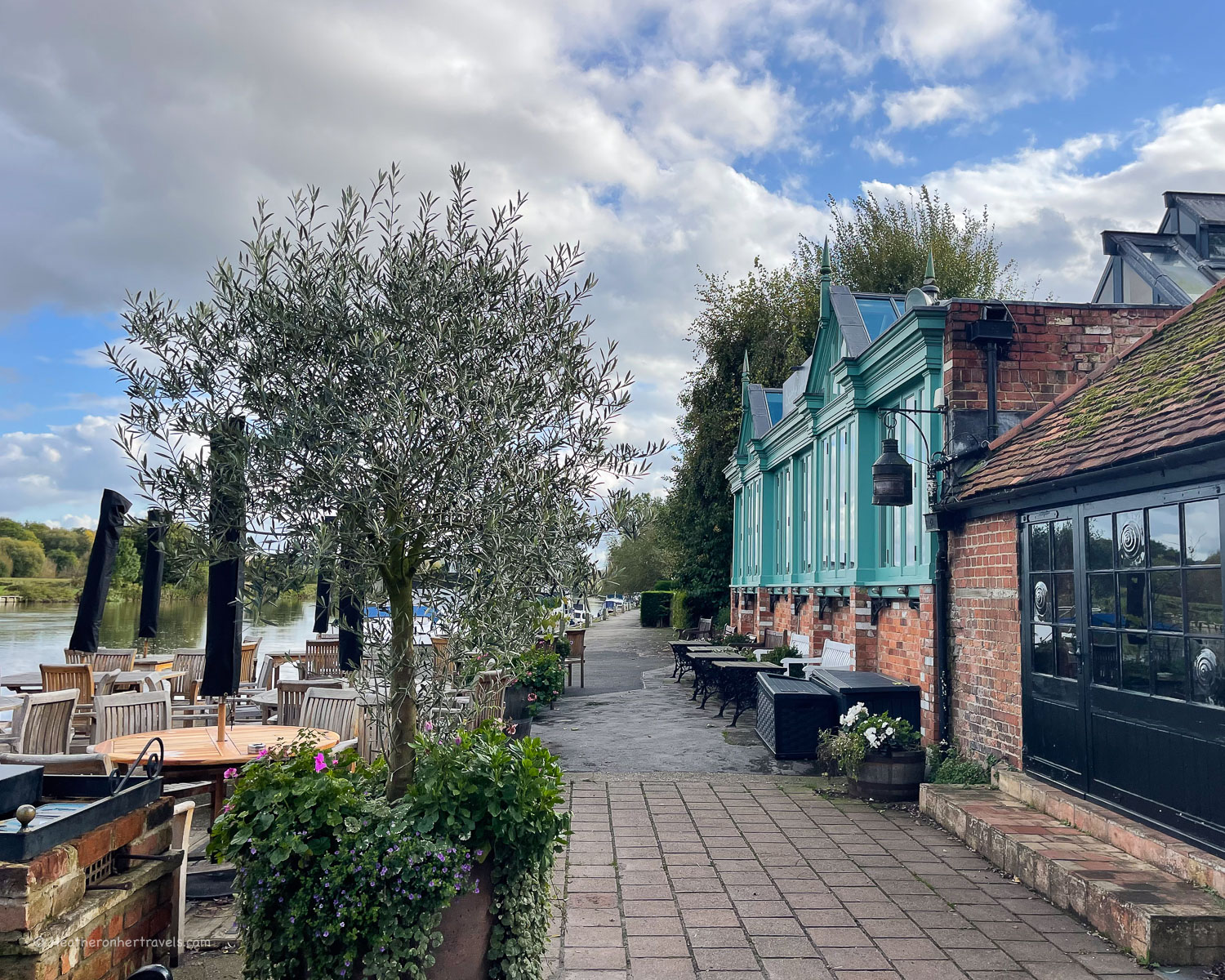 Beetle and Wedge pub Thames Path National Trail Photo Heatheronhertravels.com