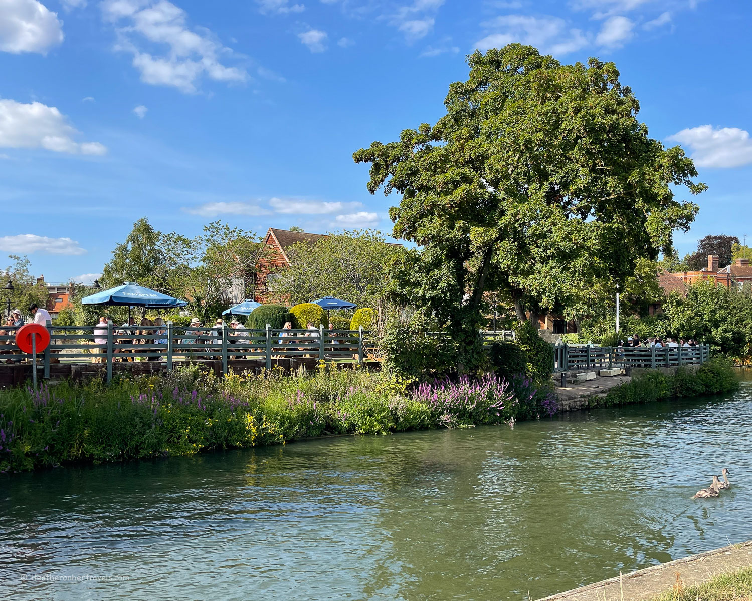 Nag's Head Abingdon Thames Path National Trail © Heatheronhertravels.com