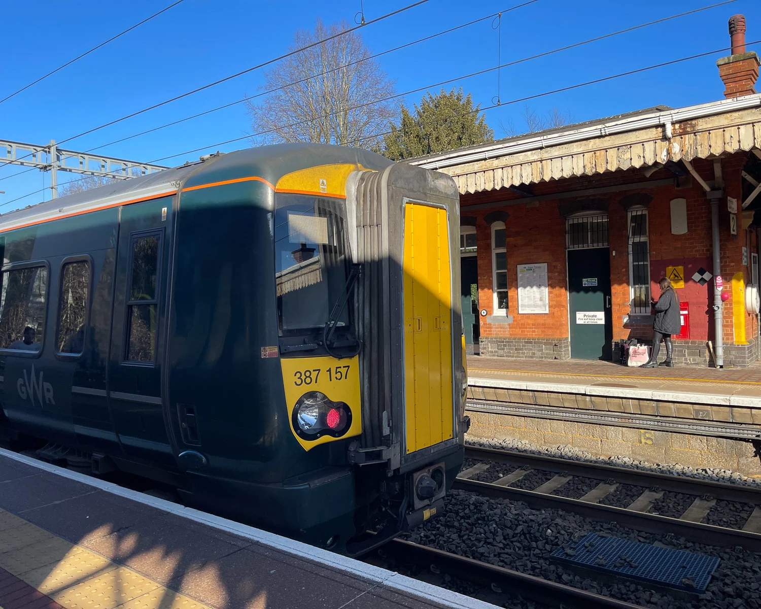 Pangbourne Station - Thames Path Photo Heatheronhertravels.com