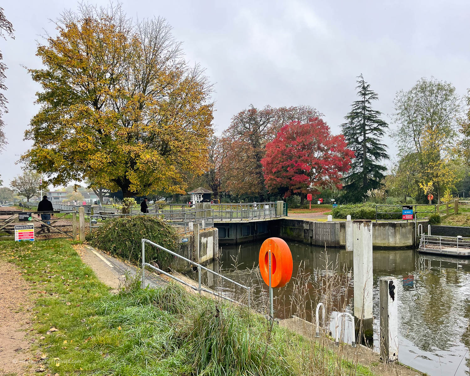 Penton Hook Lock - Hiking on the Thames Path National Trail Photo_ © Heatheronhertravels.com