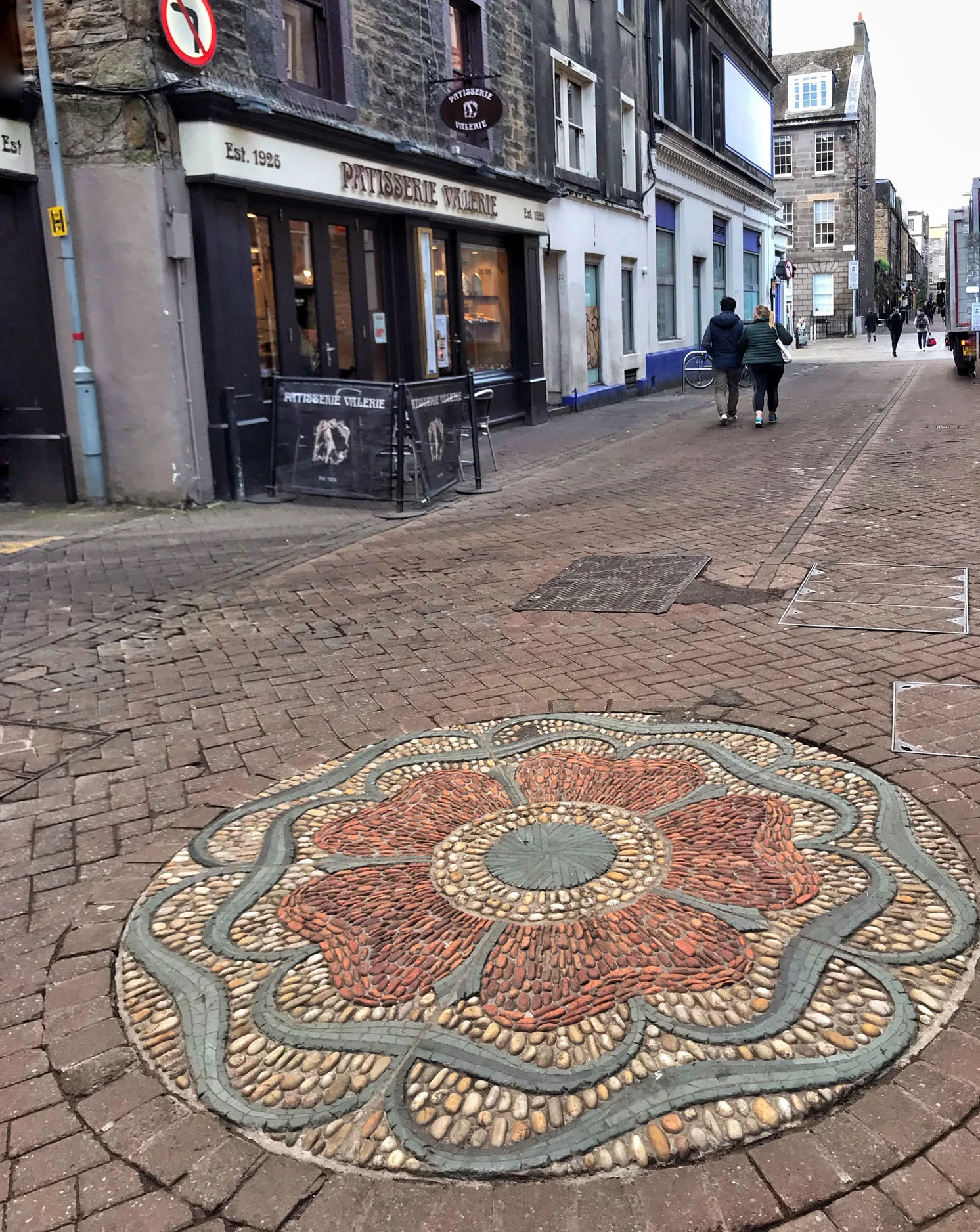 Rose Street Edinburgh Photo Heatheronhertravels.com