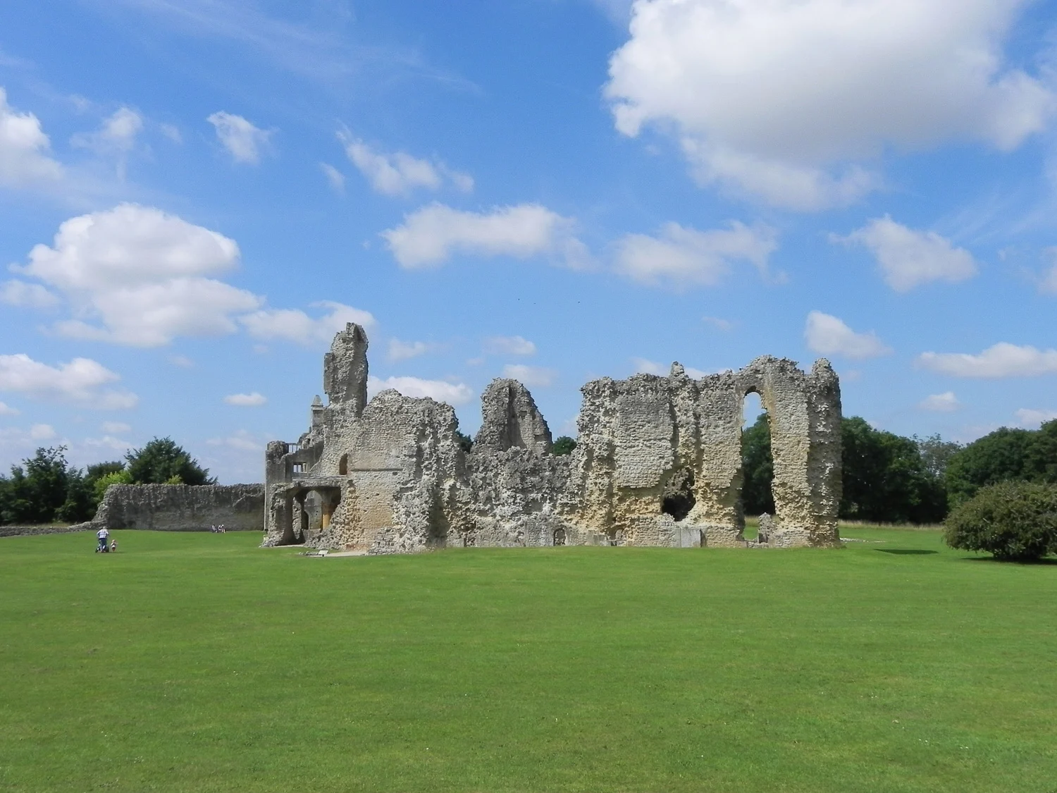 Ruins of Sherborne Old Castle Dorset Photo_ Visit Dorset